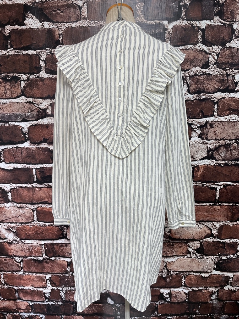 Rylee + Cru Dress Striped Ruffle Yoke Shift Light Gray White Size Large - Picture 8 of 14